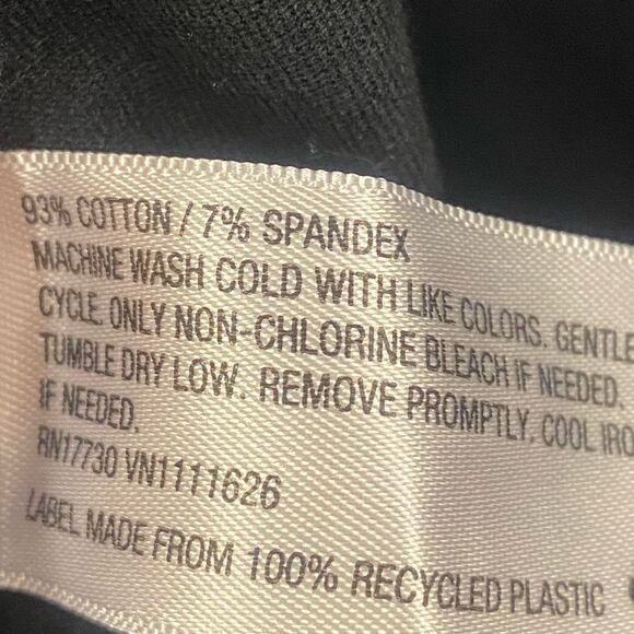 A New Day Ladies 16 Black Capri - Picture 3 of 5